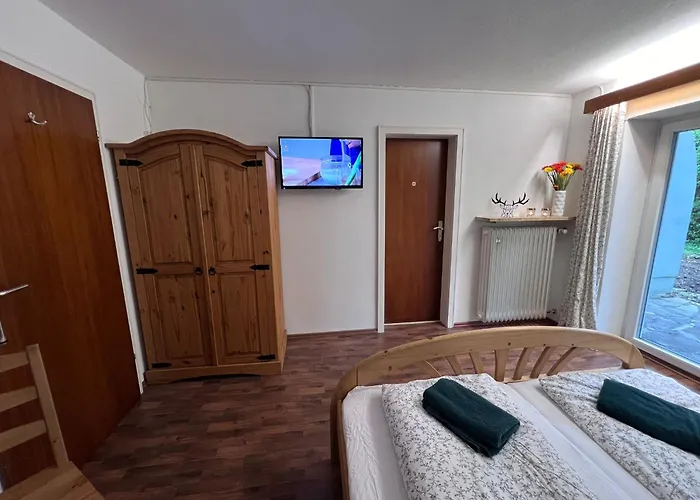 Der Erberbauer 招待所 皮丁